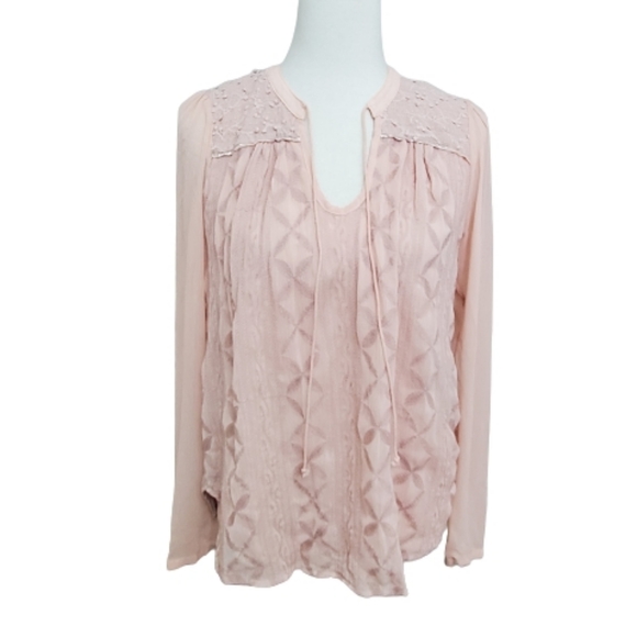 💥3/$25💥 Anthropologie Tiny Overlay Peasant Top - Picture 2 of 11